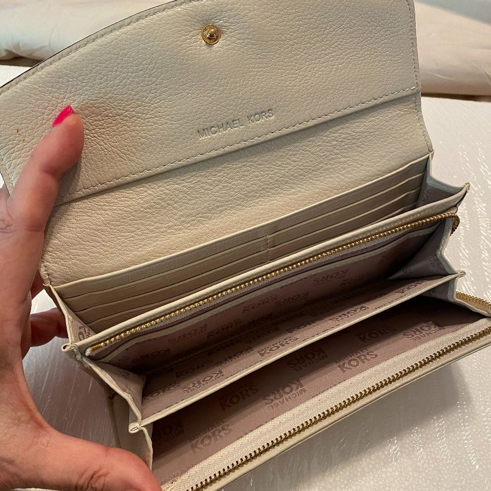 Michael Kors Large Leather Wallet - Picture 3 of 4